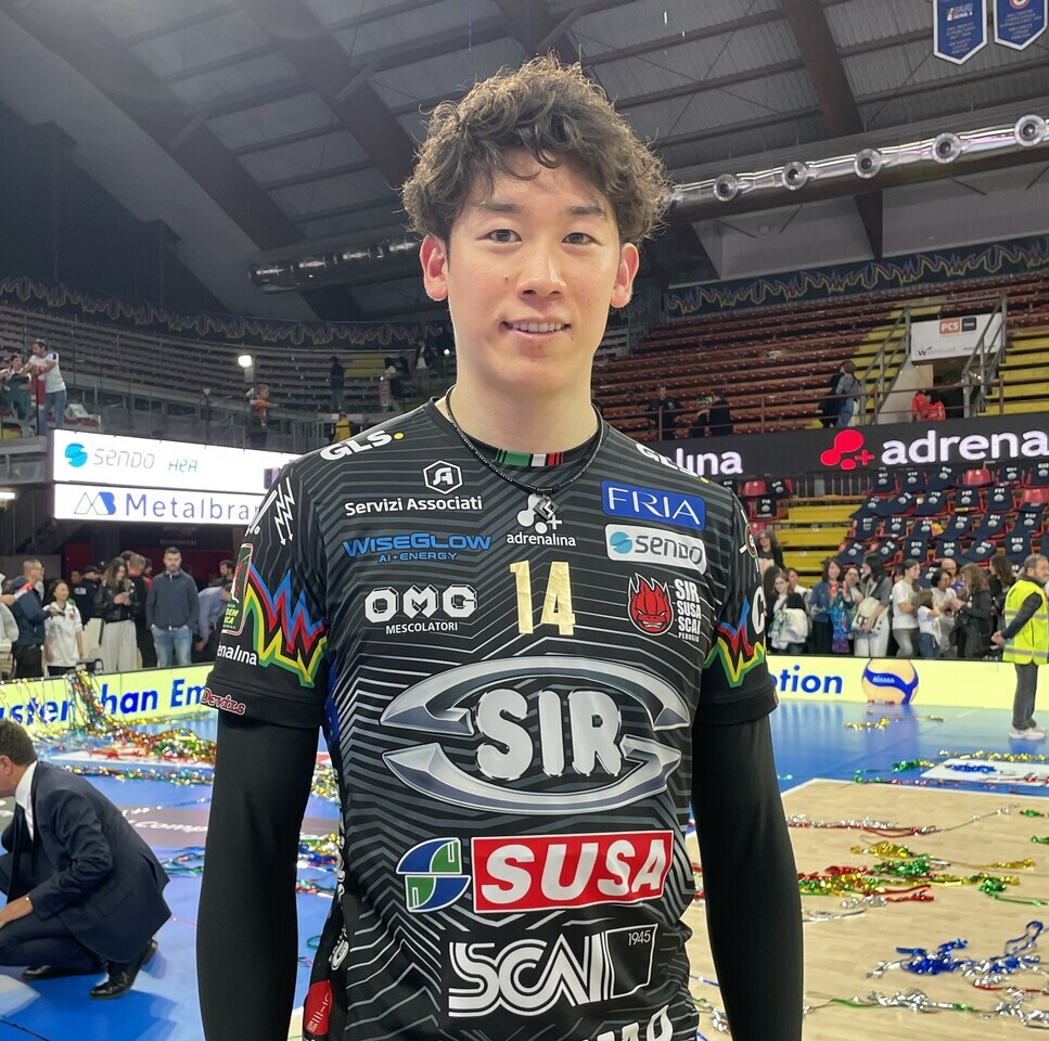 石川祐希　ペルージャ　ジャケット 現地取材】ペルージャ2季目を迎えた石川祐希を本拠地で直撃！ 求め