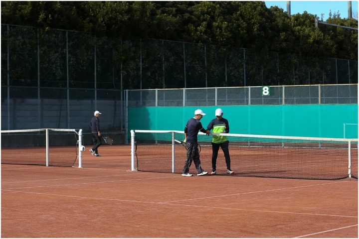 市場 Atoa テニスコーチ テニススクール バックハンド ジュニアテニス 硬式テニス ＴトレーナーA-TNC-SS010 フォアハンド