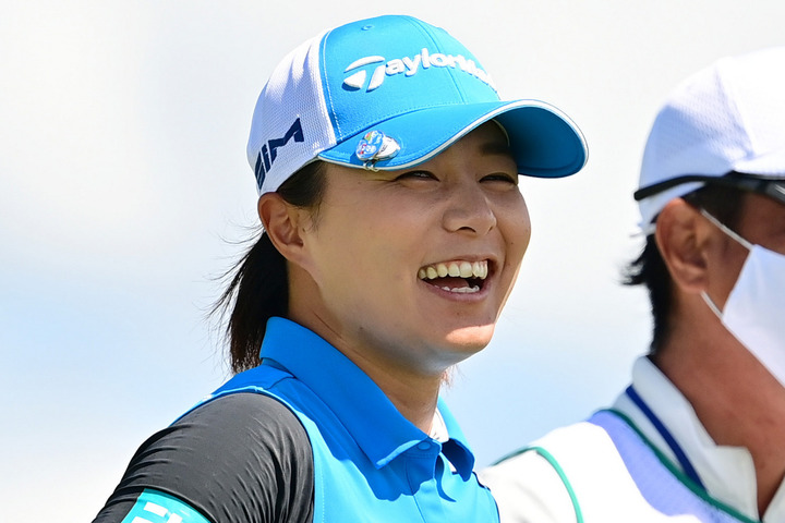 永峰咲希プロ　直筆サイン入り　キャップ　アクサ　レディース　ゴルフ 永峰咲希プロ 直筆サイン入り キャップ アクサ レディース ゴルフ