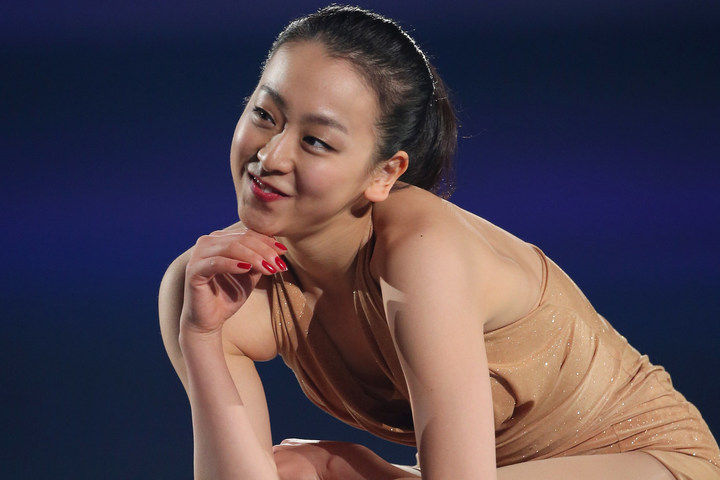 浅田真央が公開した可憐な ボーダーニット エプロン姿 に お似合いです 癒されました とファン絶賛 The Digest