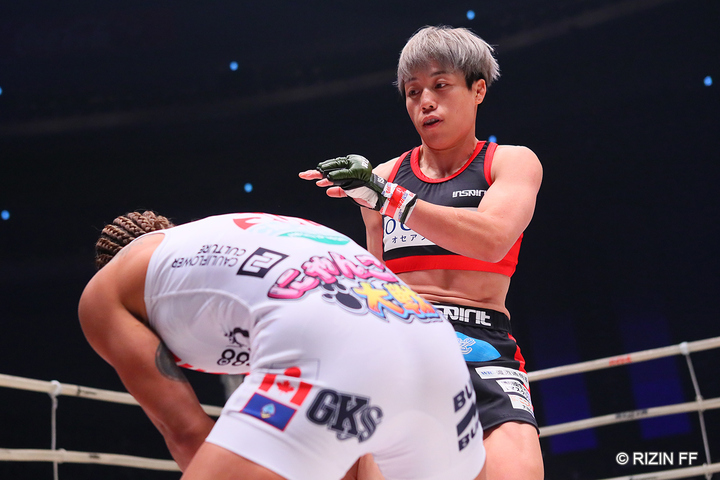 RIZIN26 浜崎朱加、山本美優サイン入りポスター - スポーツ選手