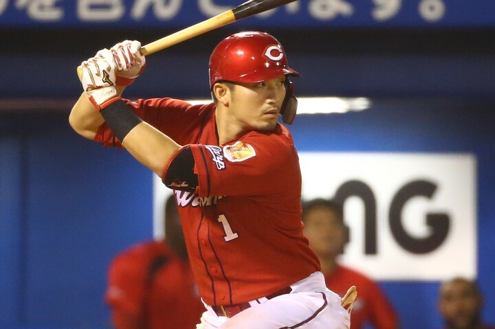 【50枚限定】鈴木誠也GOLDサイ入りスラッガー BBM広島カープ 50枚限定】鈴木誠也GOLDサイ入りスラッガー BBM広島カープ 50枚