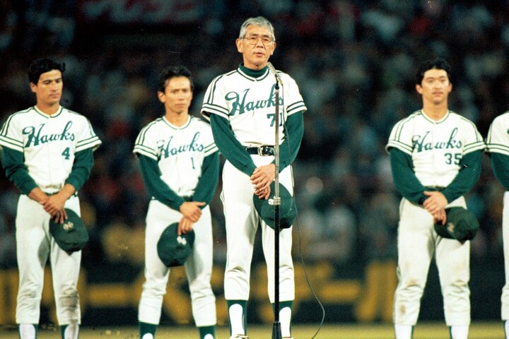 プロ野球秘話】南海身売りの1988年、「球界の紳士」と呼ばれた杉浦忠が激怒した夜 | THE DIGEST