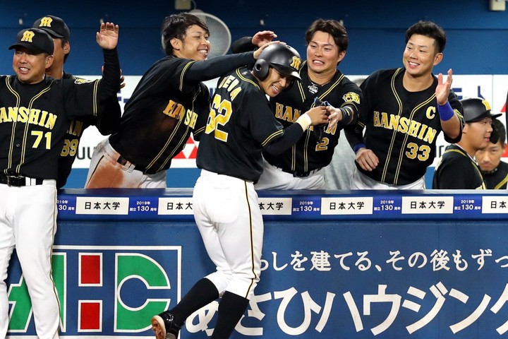 阪神 梅野の決勝犠飛でファイナル進出 藤川がイニングまたぎの好投 The Digest