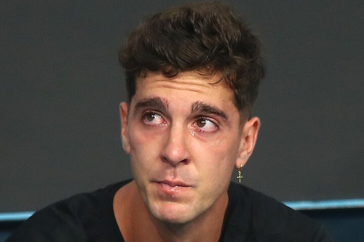 勝利の後に涙を浮かべた苦労人コキナキスに いい試合だった とフェデラーから労いのメッセージ Smash Tennis Point ニュース