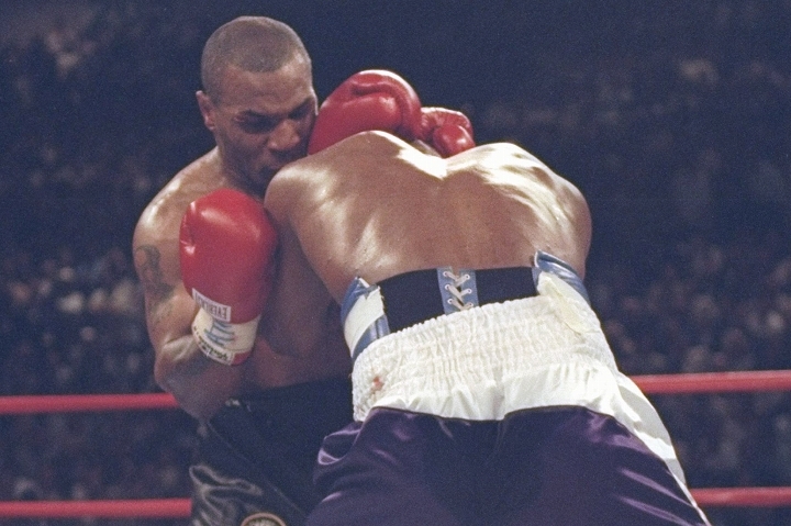 アイツも神だが、俺も神だ」タイソンが急転直下で宿敵ホリフィールド戦
