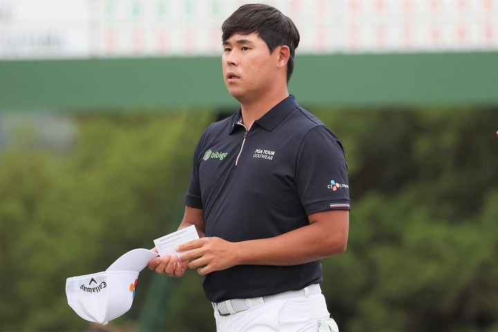 「マスターズ史上もっとも無謀」韓国ゴルファーによる“怒りのパター破壊”に米メディアも苦言！ | THE DIGEST