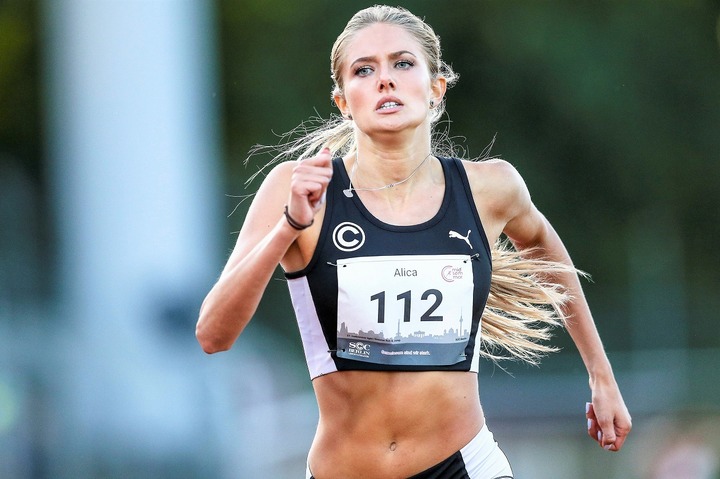 セール中…アリカ・シュミット直筆サイン入り2Lサイズ写真‥ドイツの陸上選手 セール中…アリカ・シュミット直筆サイン入り2Lサイズ写真‥ドイツ