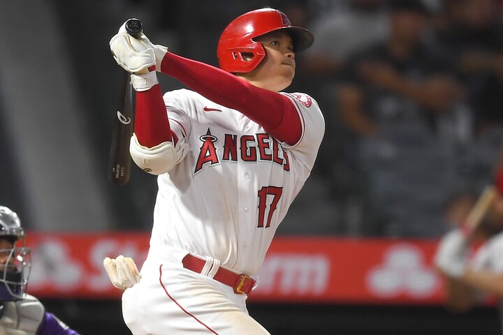 大谷翔平10勝10本記念フォトフレーム【プロ野球史上初】