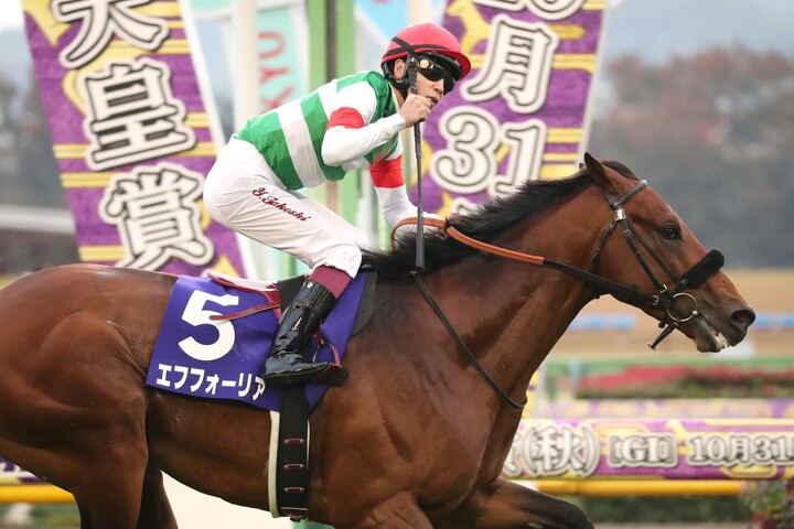 天皇賞・秋】３歳馬エフフォーリアが見せた驚異の成長力。“３強“による熾烈なレースに競り勝てた要因は？ | THE DIGEST