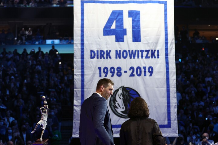 マブズ一筋21年をプレーしたノビツキー。引退から３年が経ち、球団史上４人目の永久欠番となった。(C)Getty Images