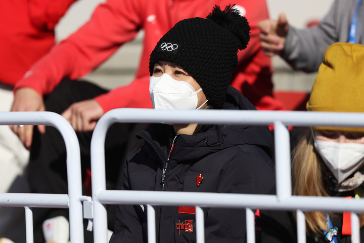 北京五輪のフリースタイルスキー会場に姿を見せたペン・シューアイ。果たして自由な行動なのか、疑問は残るが…。(C)Getty Images