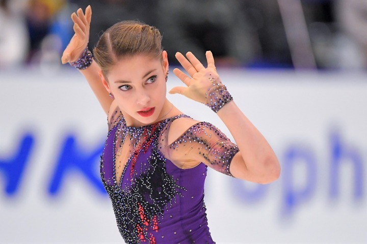 たくさん秘密も打ち明けたね」コストルナヤが北京五輪を戦ったワリエワら“ロシア３人娘”への熱い想いを吐露！「複雑で難しい」 | THE DIGEST