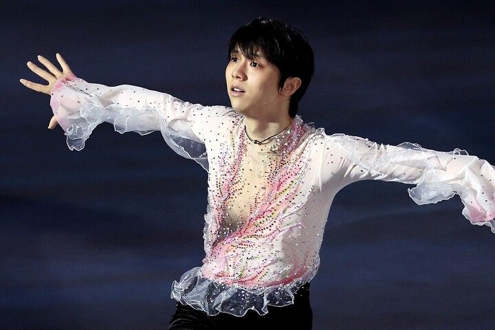 息を呑むショー」羽生結弦がエキシビションで披露した“魔法の