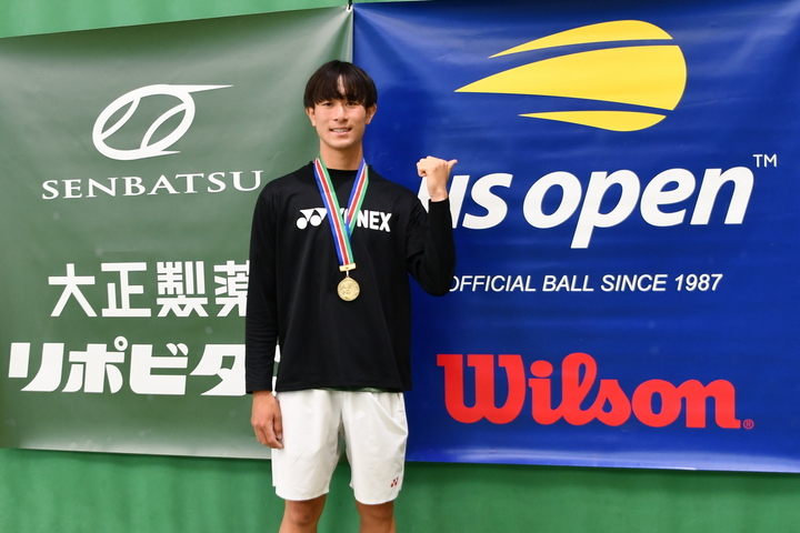 個人戦男子で優勝した森田皐介。写真提供：全国選抜高校テニス大会実行委員会
