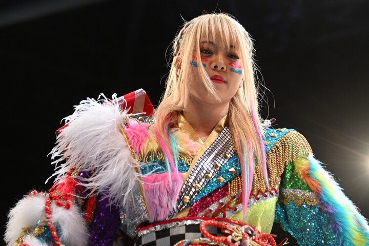 大人っぽい」スターダムの岩谷麻優が披露した“巻き髪＆私服姿”に