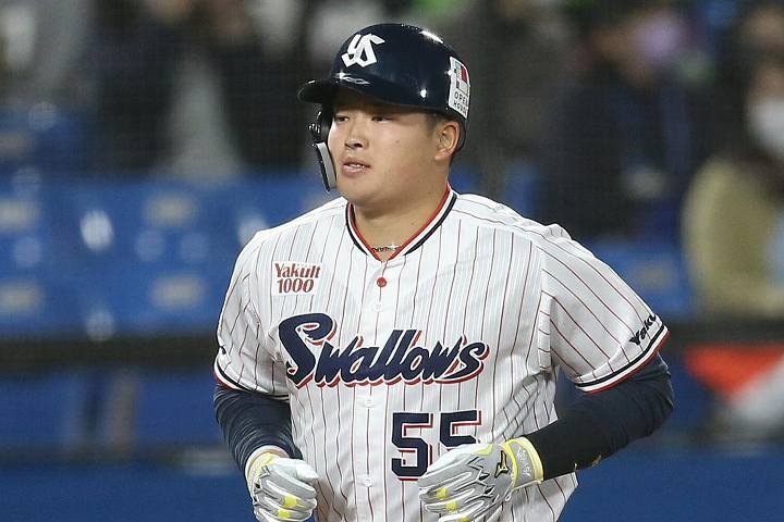 エポック ワン【村上宗隆】日本人歴代トップタイ55号本塁打（22.9.13） 5打席連続本塁打・村上の「Epoch One」が受付スタート！ トレカ