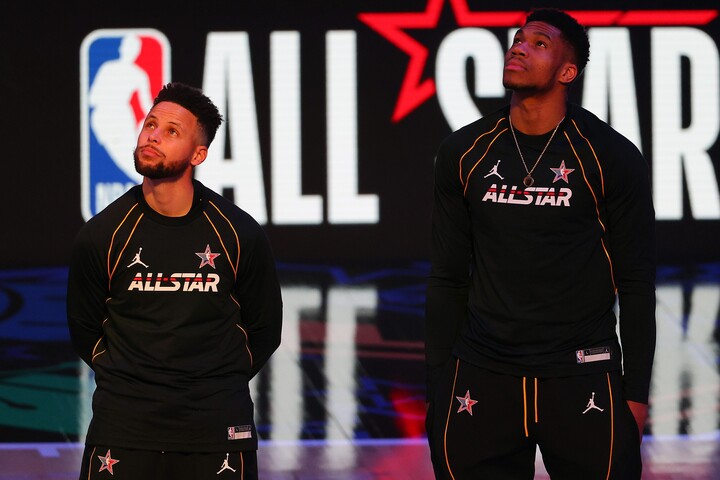 世界最高の選手はカリー」「ありがとうね、ヤニス」NBAを代表する2人