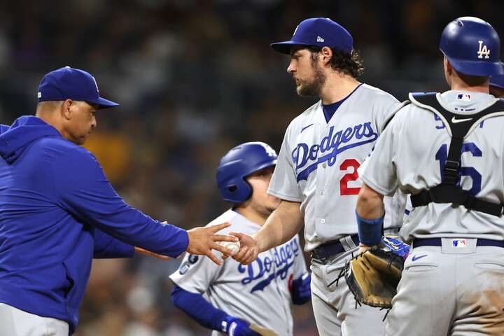 MLB ドジャース バウアー ユニフォーム 横浜DeNAベイスターズ - 野球