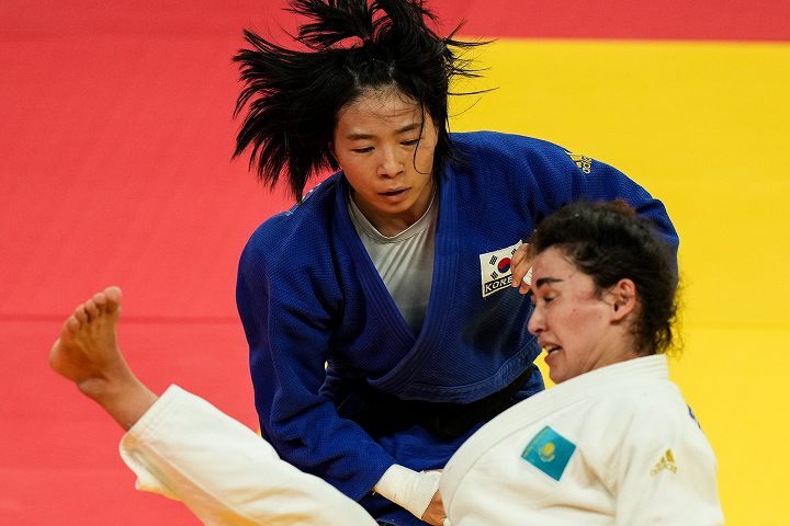 「卑劣だ」「何の競技なんだ！」女子柔道で韓国選手が“張り手”食らわせ一本負け、その後は畳に居座り… ネット上で批判殺到【アジア大会】