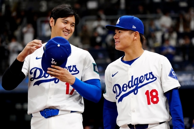 可愛すぎるんですけど！」大谷翔平＆山本由伸がベンチで披露した