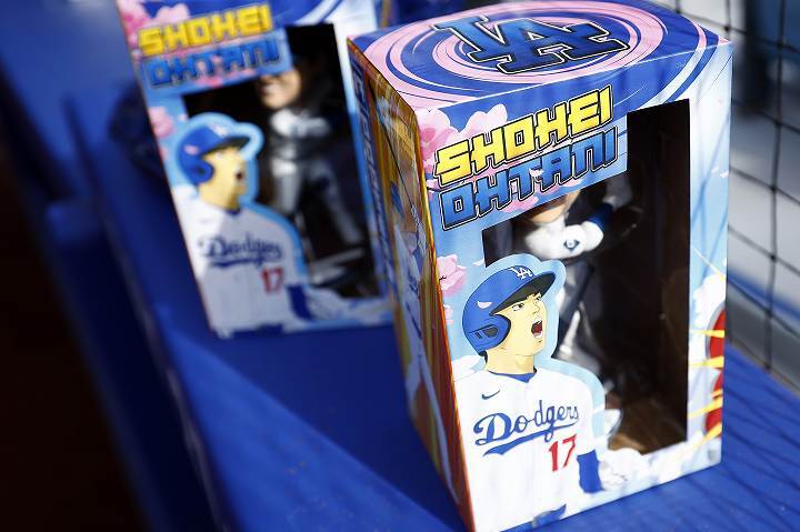 徐々に値下げ、売り切れゴメン】大谷翔平 抱っこちゃん人形