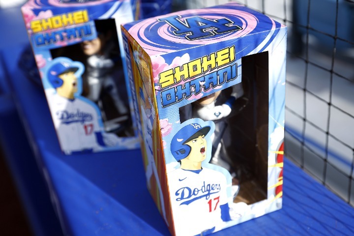 金色 大谷翔平 デコピン バブルヘッド 来場者限定 スタジアム配布 ドジャース 金色 大谷翔平 デコピン バブルヘッド 来場者限定 スタジアム