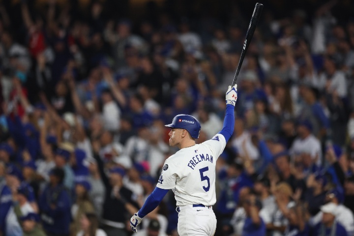 伝説だ！」鉄人フリーマンの逆転サヨナラ満塁弾に各国アナリストら熱狂