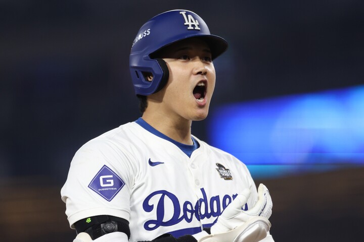 な、な、なにこれ！」ドジャース大谷翔平、英字＆漢字の直筆サイン入り“激レア”カードが話題「これは欲しい！」「漢字やばい最高」 | THE DIGEST