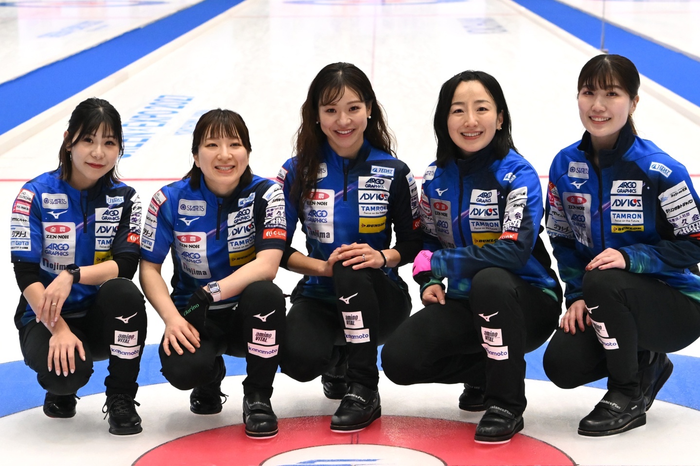 男前なポーズ最高！」吉田知那美がアップしたロコ・ソラーレの
